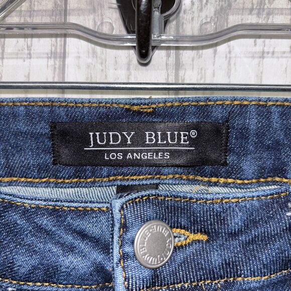 Womens Size 29 Judy Blue Relaxed Fit Distressed Jeans EUC - Picture 2 of 5